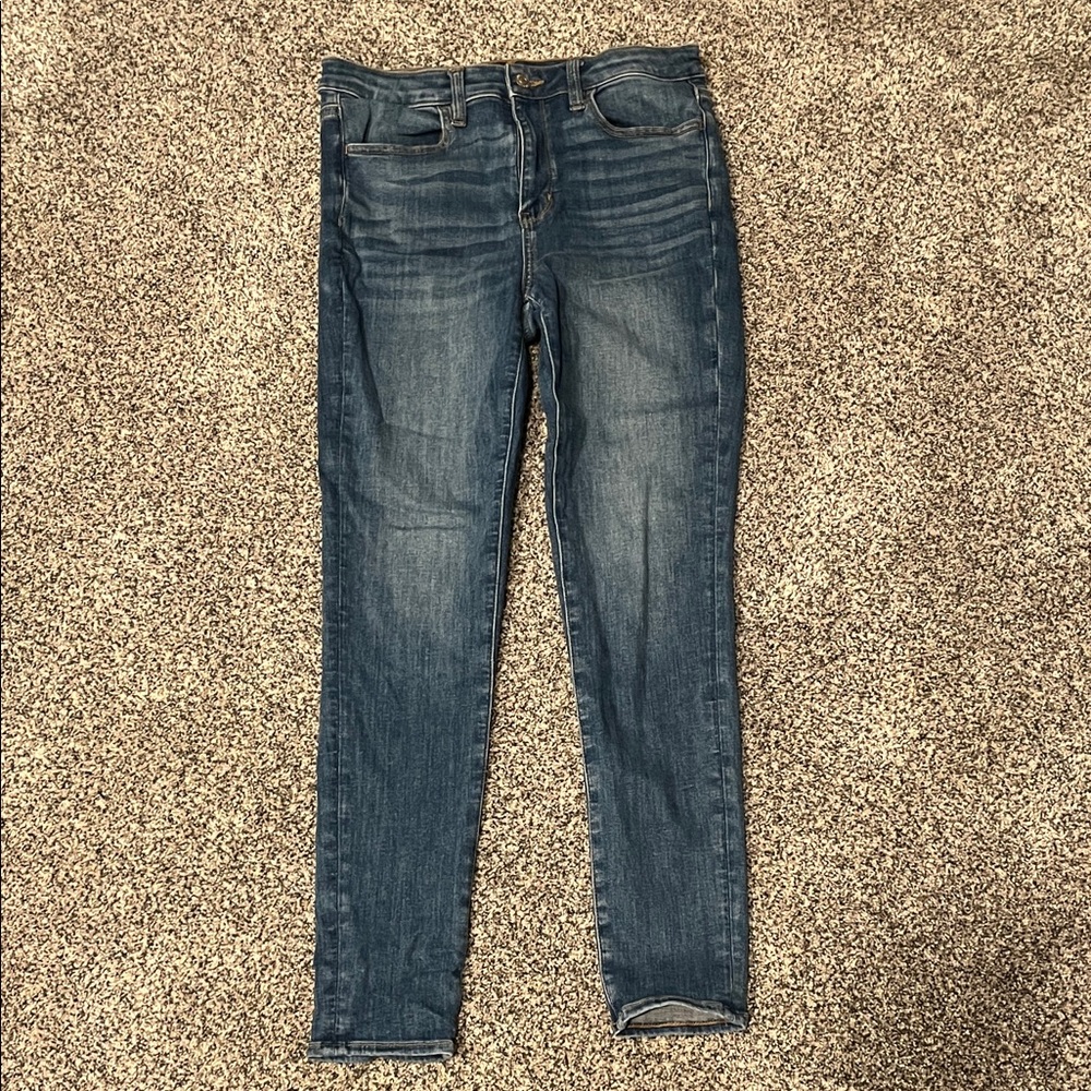Medium Wash American Eagle Skinny Jeans